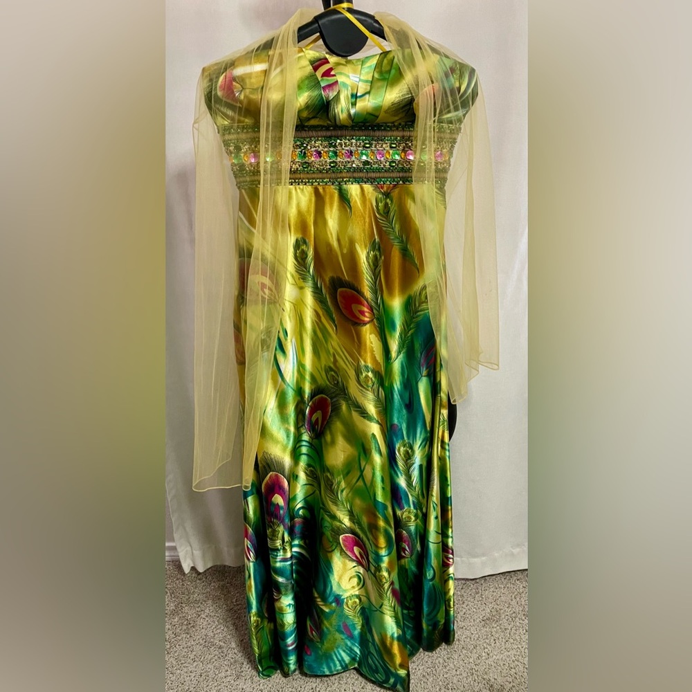 Aspeed Vibrant Green and Gold Maxi Dress